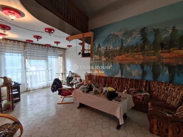 Eladó ház Budapest XVIII. kerület, Újpéteritelep 250 nm