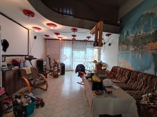 Eladó ház Budapest XVIII. kerület, Újpéteritelep 250 nm