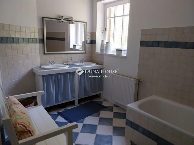 Eladó ház Budaörs 236 nm