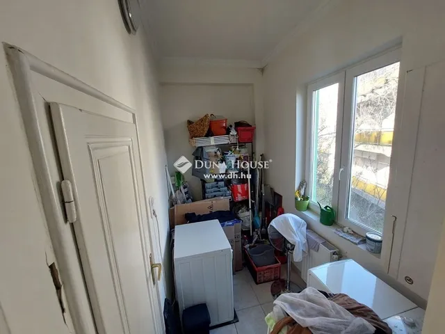 Eladó kereskedelmi és ipari ingatlan Budapest XI. kerület, Sasad-Sashegy XI. ker. 110 nm