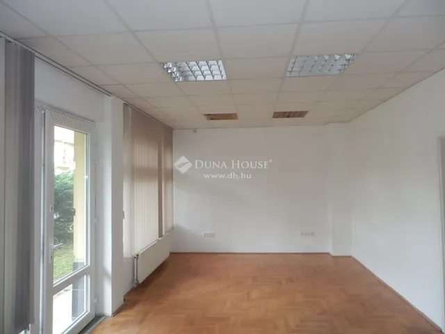 Eladó kereskedelmi és ipari ingatlan Budapest XI. kerület, Sasad-Sashegy XI. ker. 169 nm