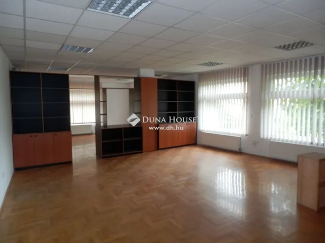Eladó kereskedelmi és ipari ingatlan Budapest XI. kerület, Sasad-Sashegy XI. ker. 169 nm