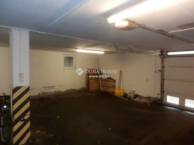 Eladó kereskedelmi és ipari ingatlan Budapest XI. kerület, Sasad-Sashegy XI. ker. 169 nm