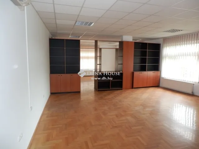 Eladó kereskedelmi és ipari ingatlan Budapest XI. kerület, Sasad-Sashegy XI. ker. 169 nm