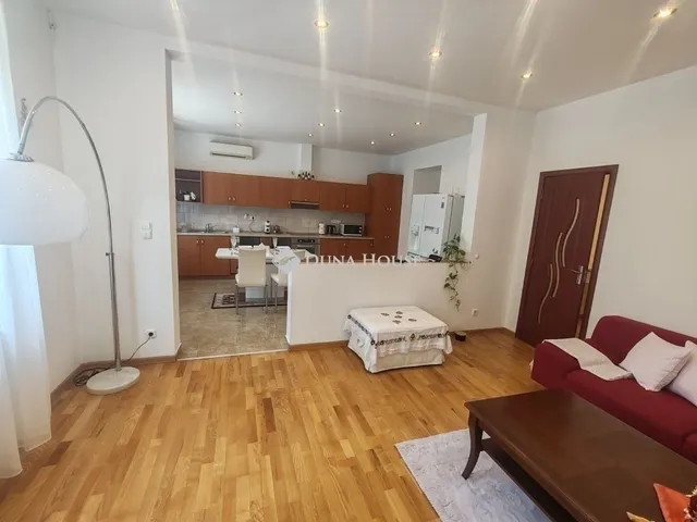 Eladó ház Budapest XV. kerület, Rákospalota 140 nm