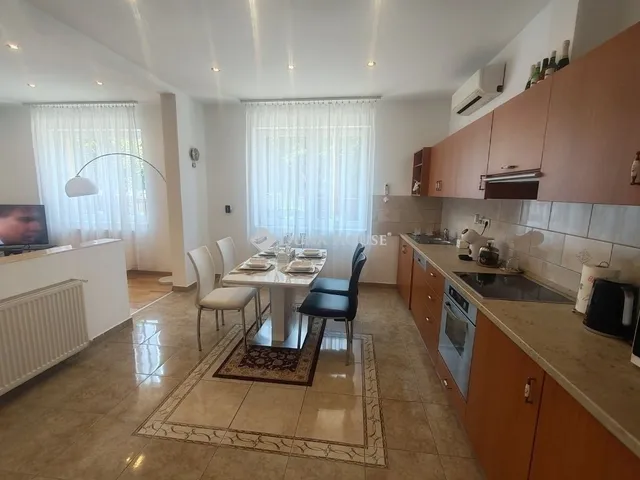 Eladó ház Budapest XV. kerület, Rákospalota 140 nm