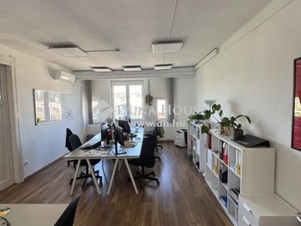 Eladó lakás Budapest II. kerület, Országút 246 nm
