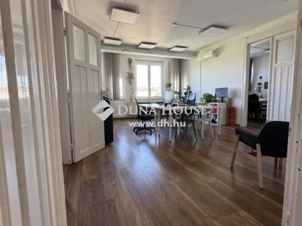 Eladó lakás Budapest II. kerület, Országút 246 nm