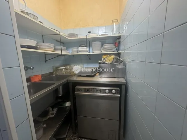Eladó kereskedelmi és ipari ingatlan Budapest VIII. kerület 198 nm
