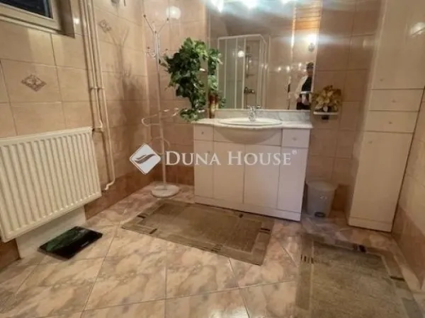 Eladó ház Budapest IV. kerület 200 nm