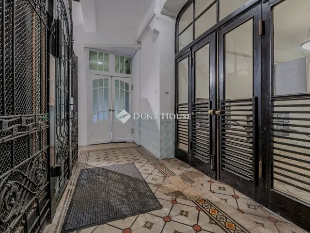 Eladó lakás Budapest II. kerület 148 nm