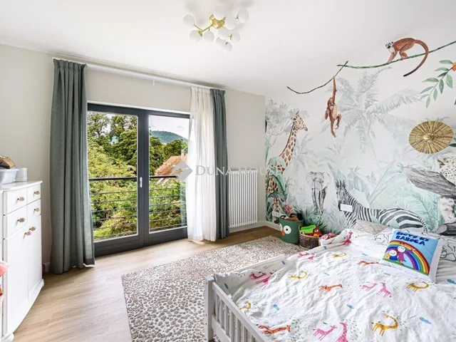 Eladó ház Budapest II. kerület, Pasarét 261 nm