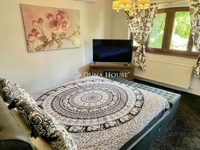 Eladó ház Budapest II. kerület, Széphalom 367 nm