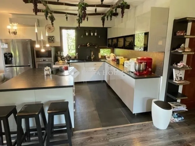 Eladó ház Budapest II. kerület, Széphalom 367 nm