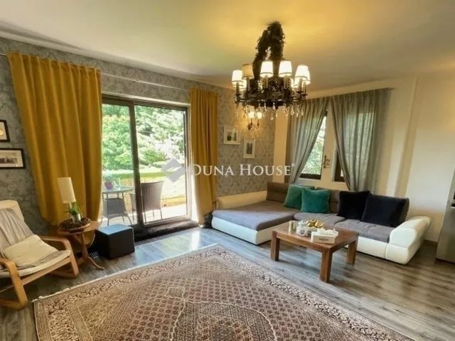 Eladó ház Budapest II. kerület, Széphalom 367 nm