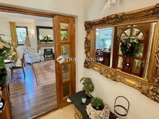 Eladó ház Budapest II. kerület, Széphalom 367 nm