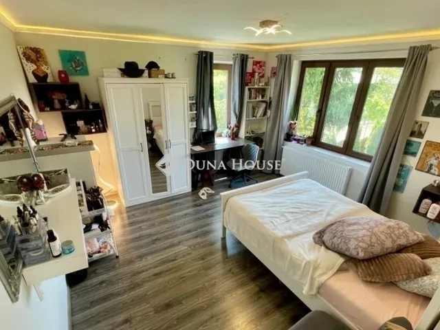 Eladó ház Budapest II. kerület, Széphalom 367 nm