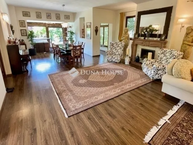 Eladó ház Budapest II. kerület, Széphalom 367 nm