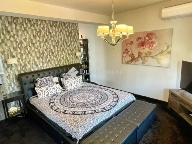 Eladó ház Budapest II. kerület, Széphalom 367 nm