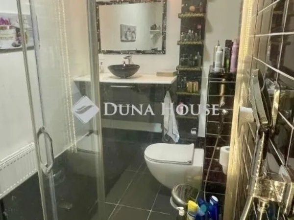 Eladó ház Budapest II. kerület, Széphalom 367 nm