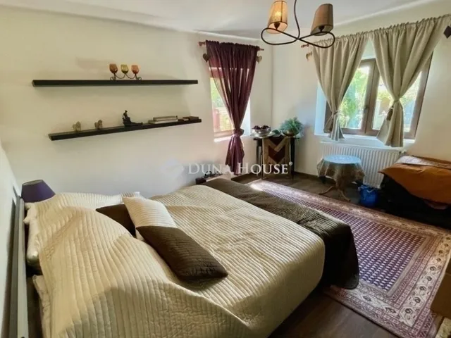 Eladó ház Budapest II. kerület, Széphalom 367 nm