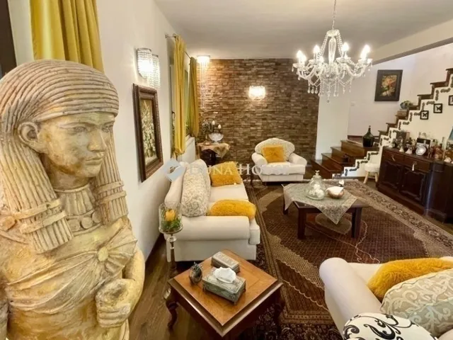 Eladó ház Budapest II. kerület, Széphalom 367 nm