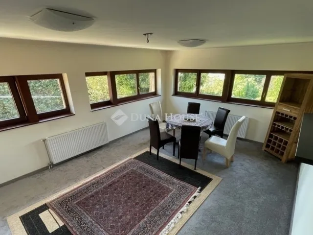 Eladó ház Budapest II. kerület, Széphalom 367 nm