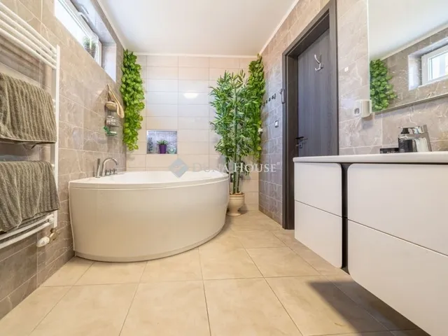 Eladó lakás Budapest XVIII. kerület 206 nm