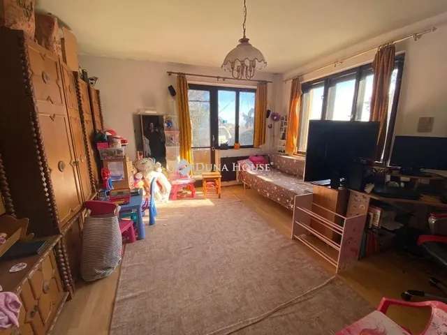 Eladó ház Budaörs 270 nm
