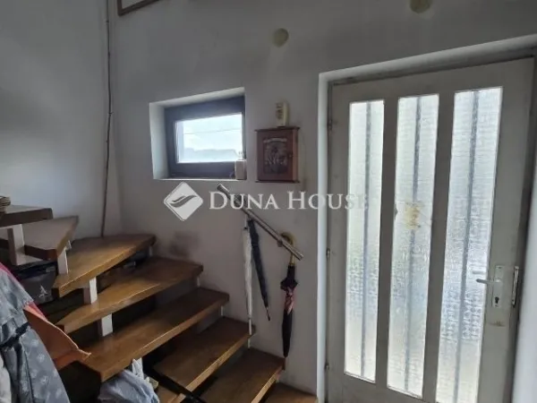 Eladó ház Budapest XVI. kerület 260 nm