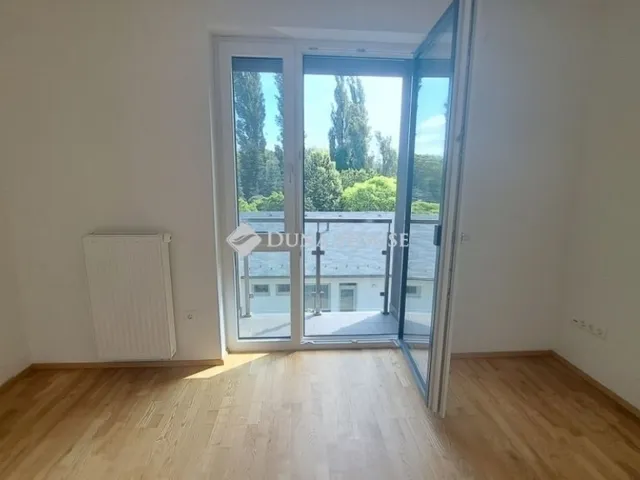 Eladó lakás Budapest III. kerület 188 nm