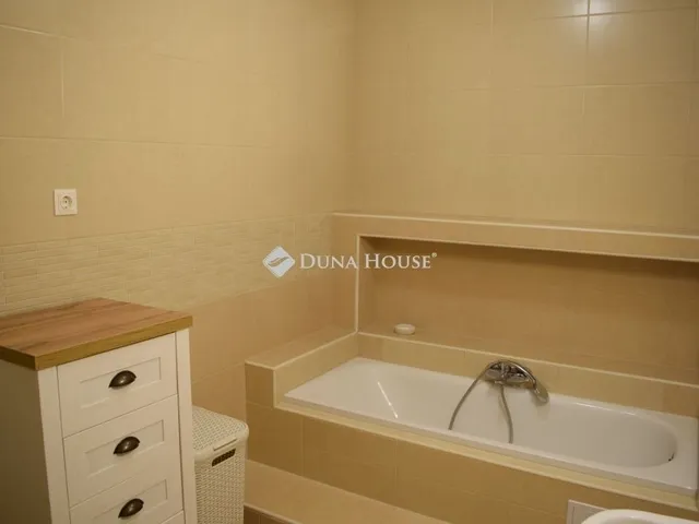 Eladó ház Budapest III. kerület 189 nm