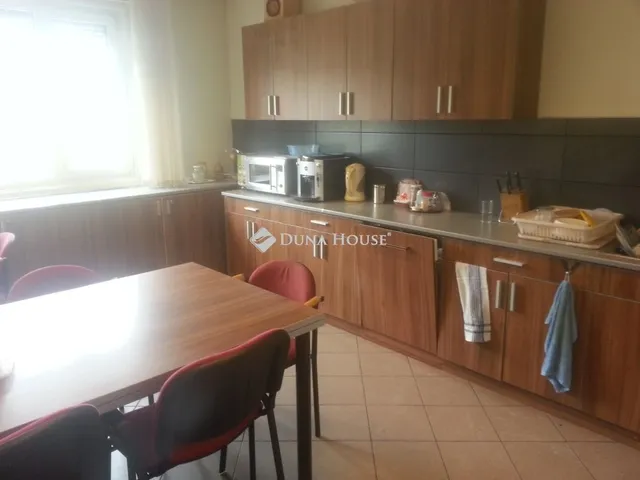Eladó kereskedelmi és ipari ingatlan Budapest IX. kerület 610 nm