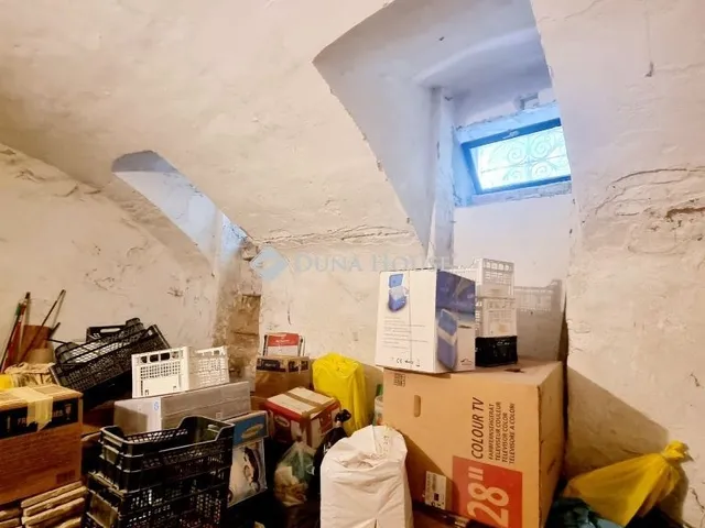 Eladó kereskedelmi és ipari ingatlan Budapest IX. kerület 220 nm