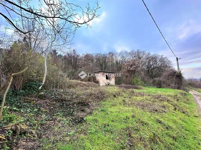 Eladó telek Budapest III. kerület 2378 nm