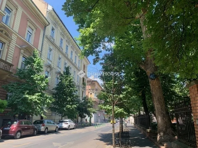 Eladó lakás Budapest VI. kerület, Nagykörúton kívüli terület 26 nm