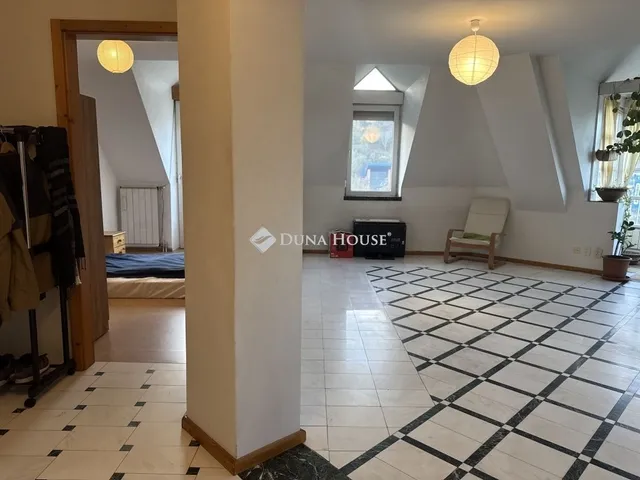 Eladó lakás Budapest III. kerület 105 nm