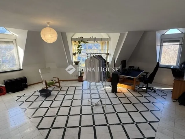 Eladó lakás Budapest III. kerület 105 nm