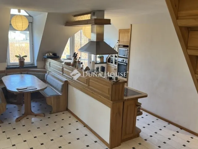 Eladó lakás Budapest III. kerület 105 nm