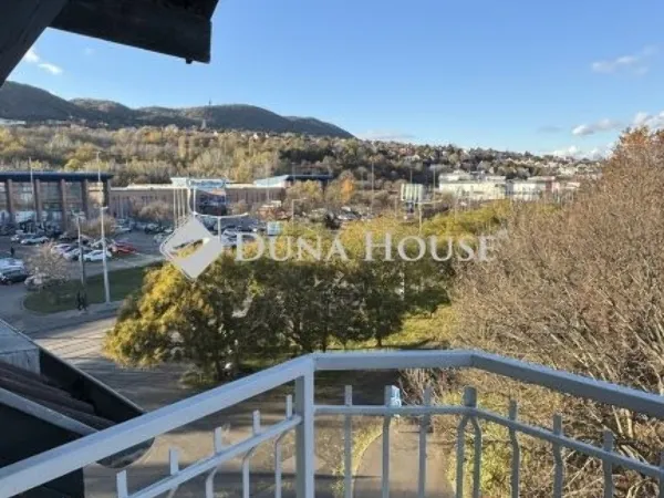 Eladó lakás Budapest III. kerület 105 nm