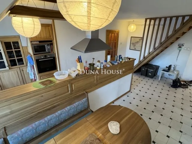 Eladó lakás Budapest III. kerület 105 nm