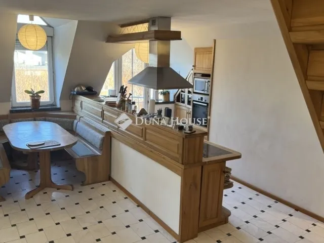 Eladó lakás Budapest III. kerület 105 nm