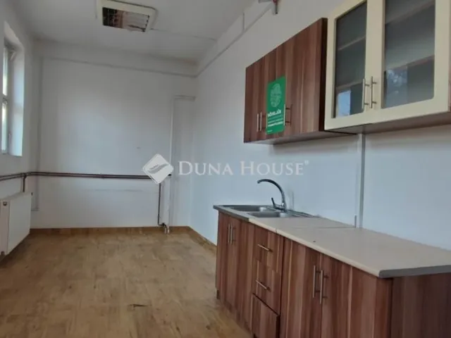 Eladó kereskedelmi és ipari ingatlan Budapest III. kerület, Kaszásdűlő 9080 nm