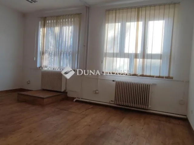 Eladó kereskedelmi és ipari ingatlan Budapest III. kerület, Kaszásdűlő 9080 nm