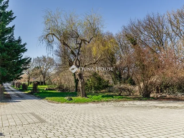 Eladó telek Budapest III. kerület 6060 nm