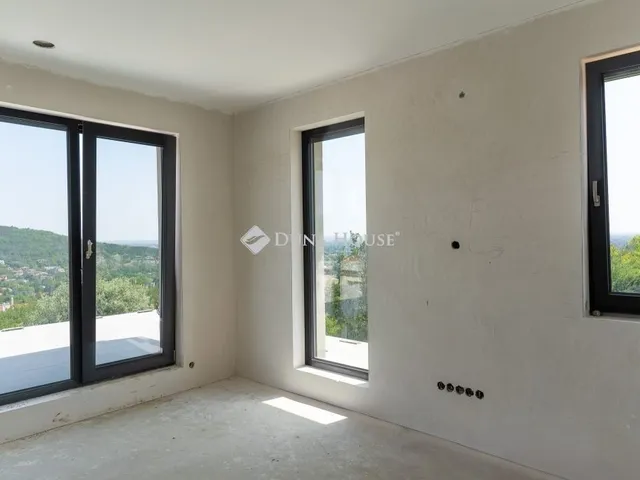 Eladó ház Budapest III. kerület 210 nm