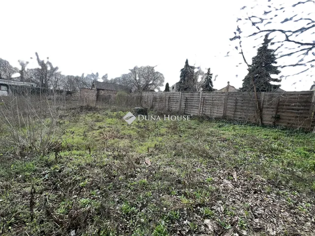 Eladó kereskedelmi és ipari ingatlan Budapest III. kerület, Csillaghegy 977 nm