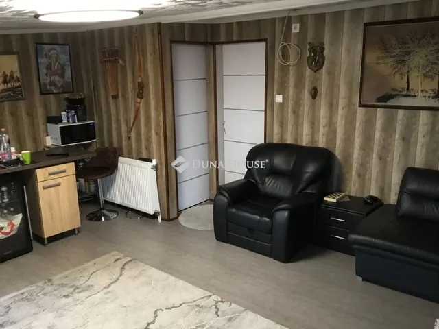 Eladó kereskedelmi és ipari ingatlan Budapest IV. kerület, Újpest 840 nm