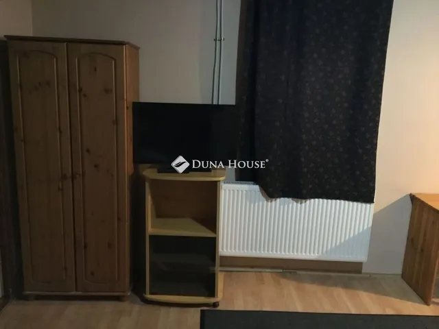 Eladó kereskedelmi és ipari ingatlan Budapest IV. kerület, Újpest 840 nm