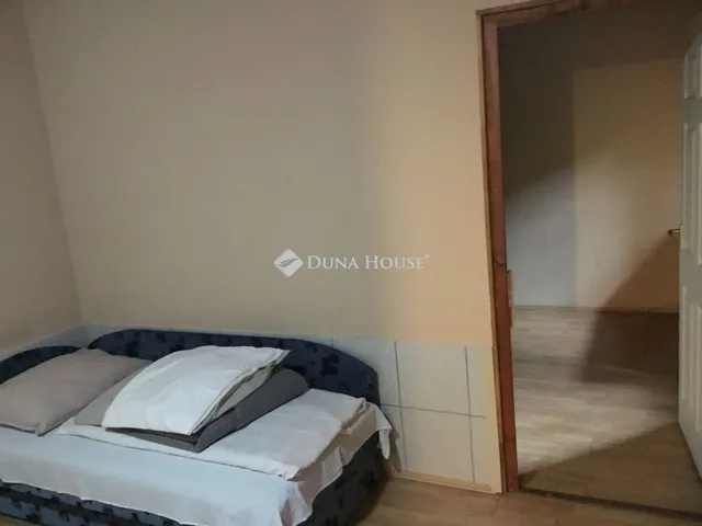 Eladó kereskedelmi és ipari ingatlan Budapest IV. kerület, Újpest 840 nm